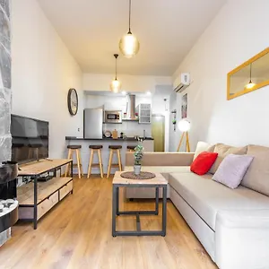 Cozy Flat With Common Pool & Parking - Center By Rems Apartamento